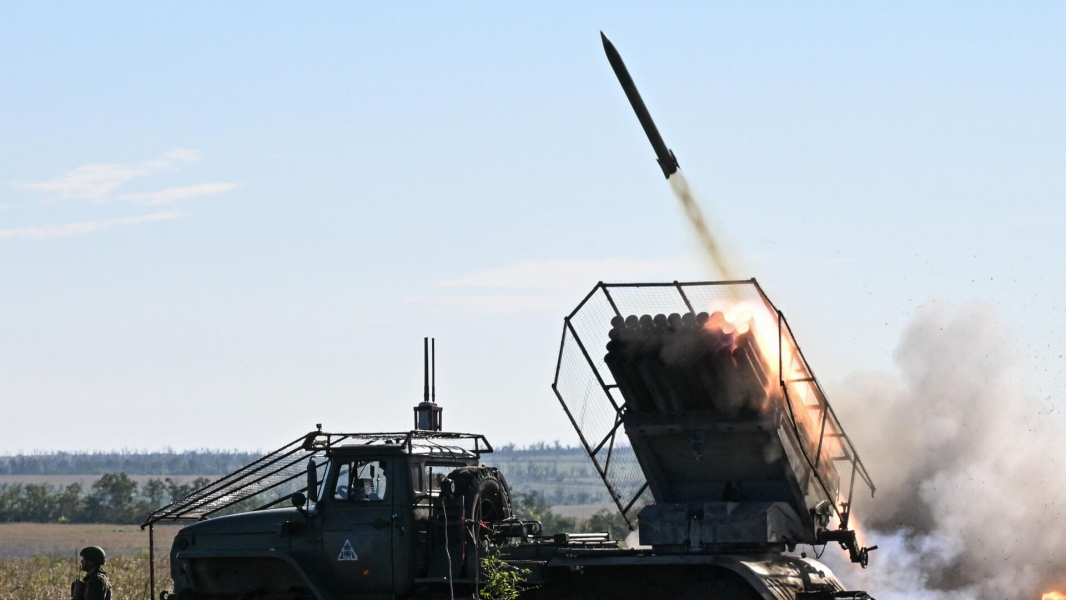 МО: расчеты РСЗО «Град» уничтожили технику и группу пехоты ВСУ под Купянском