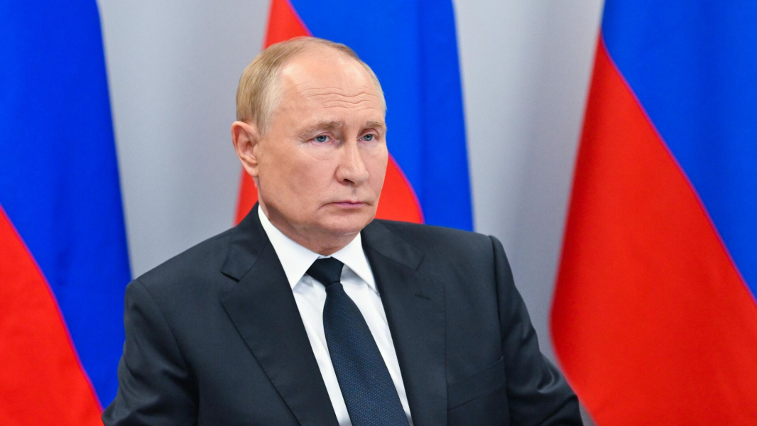 Путин: Россия продолжит укреплять военно-морской флот и все виды войск